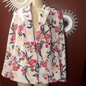 NWT! Beautiful floral single-button blazer